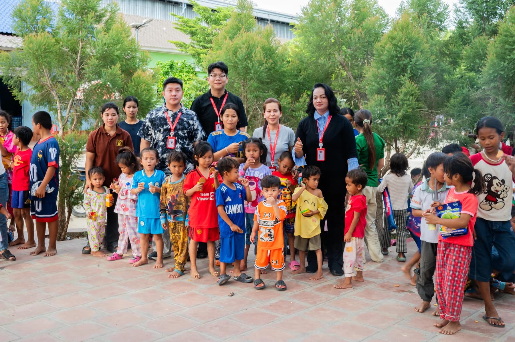 ក្រុមការងារ AAA Foundation និងកុមារនៅមណ្ឌលមែកឈើ ថ្ងៃទី ១៧ ខែសីហា ឆ្នាំ ២០២៦